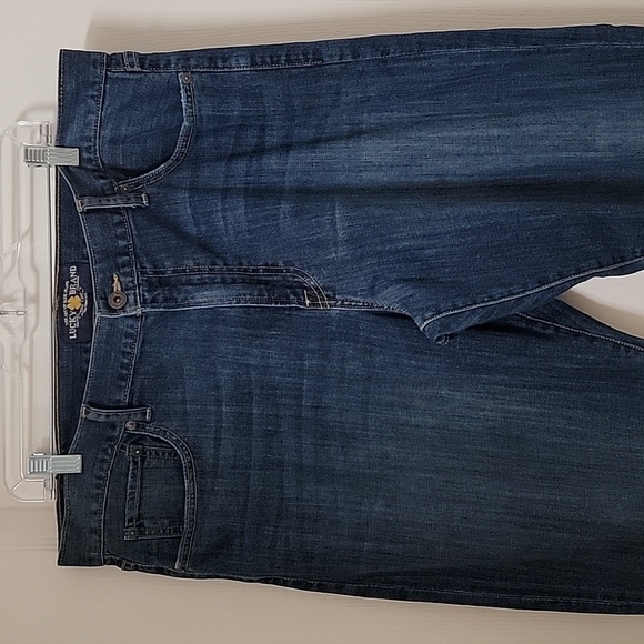 Lucky Brand, Size 38 x 30 Classic Fit Blue Jean.  Excellent Used Condition - Picture 10 of 12
